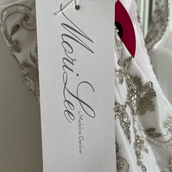 Mori Lee Wedding dress. Color white. Size 16. - Picture 11 of 11